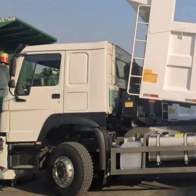 comprare 10 ruote Capacità 25-30 tonnellate HOWO 6X4 Dump Truck Fuel Tanker 300L 5600X2300X1500 Pneumatici 7.00r16 6+1 Pneumatici di ricambio personalizzabili Guida sinistra e destra online manufacture