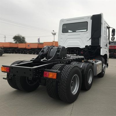 comprare Zf Steering Shacman Tractor Truck with 10 Tires for Heavy Load Capacity and Smooth Wheel Steering online manufacture
