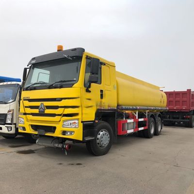 Un buon prezzo. LHD RHD Tipo di guida Sinotruk Camion a gomma 20000 Litri 6000 Galloni Howo 6x4 380 CV in linea