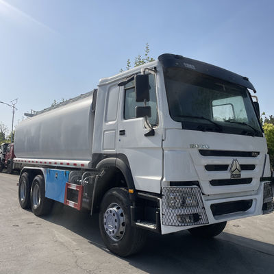 Un buon prezzo. 6x4 15000L Fuel Tanker Truck LHD/RHD 12.00R20 Personalizzabile con 3 serie di valvole sottomarine in linea