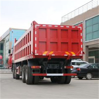Un buon prezzo. Howo 8x4 12 pneumatici LHD Dump Truck Euro II Standard di emissioni 380HP regolabile timone destro in linea