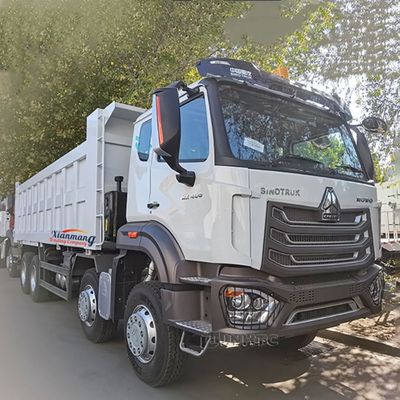 Un buon prezzo. HOWO NX MANO DESTRO O MANO SIDE 320-400HP Camion a seconda mano 12 ruote 8x4 Camion miniere cisterna di carburante 400L in linea