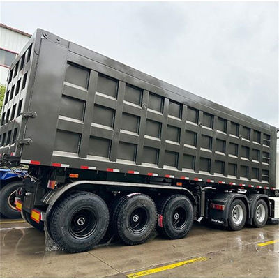 Un buon prezzo. Semirimorchio standard a tre assi con volume di 24 m3 e capacità di carico di 60 tonnellate in linea