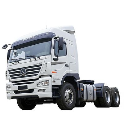 Un buon prezzo. Potente auto a mano sinistra Shacman Tractor Truck con 351hp-460hp di potenza e 6150*2500*3210mm Dimensione in linea